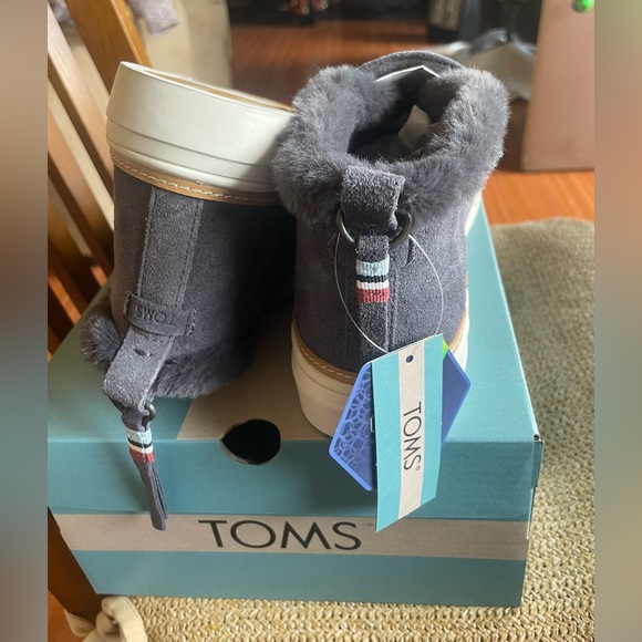 Brand New Toms Women’s Sneakers - Picture 6 of 7